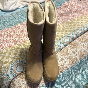 Steve Madden | NIB “Sand Suede Pillows” Embroidered Leather Sherpa Lined Boots 9